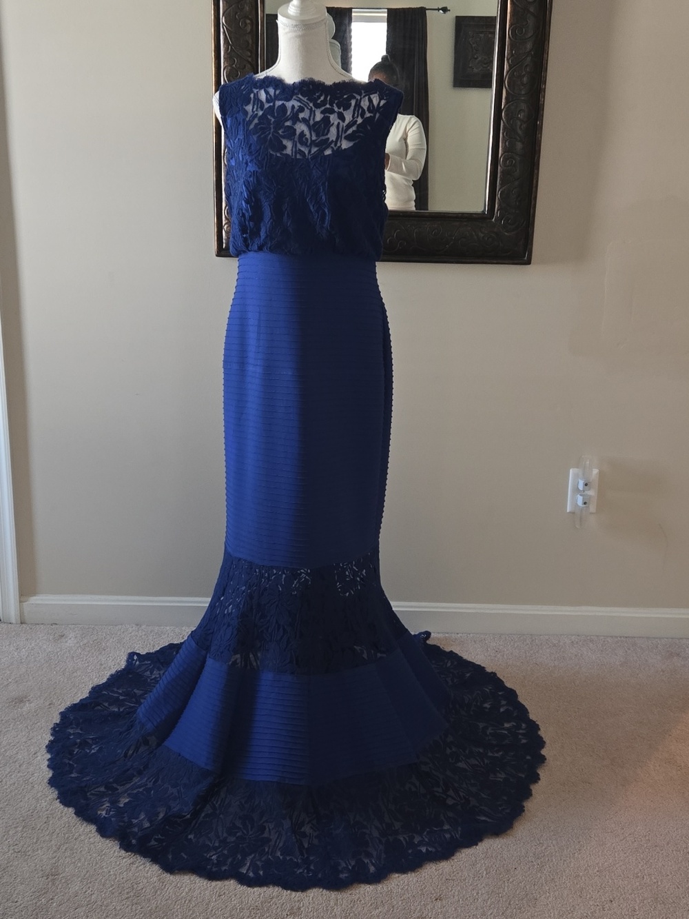TADASU SHOJI Elegant Blue Lace Bodice Maxi Dress